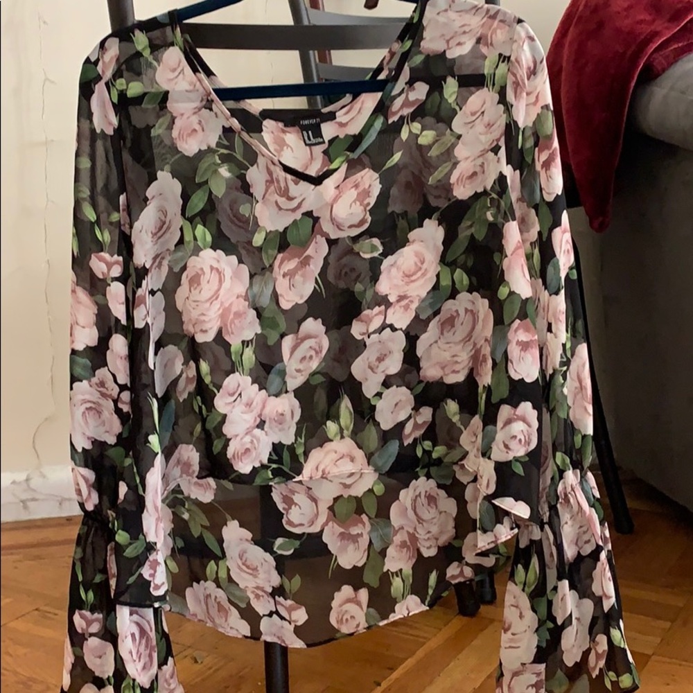 Cropped floral blouse